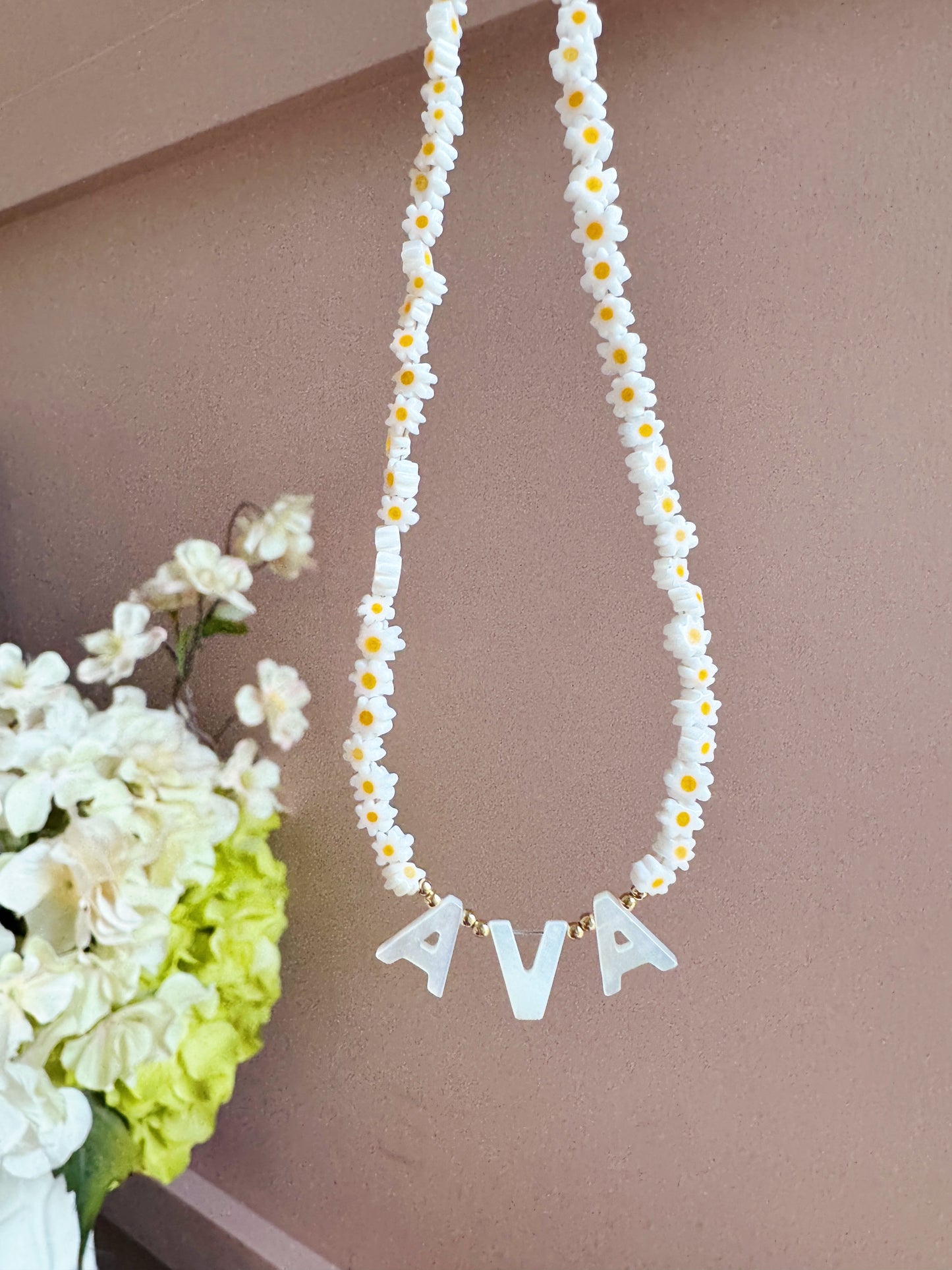Mother of Pearl Daisy Necklace